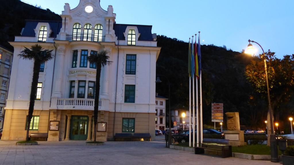 Pension Oria Luarca Zewnętrze zdjęcie